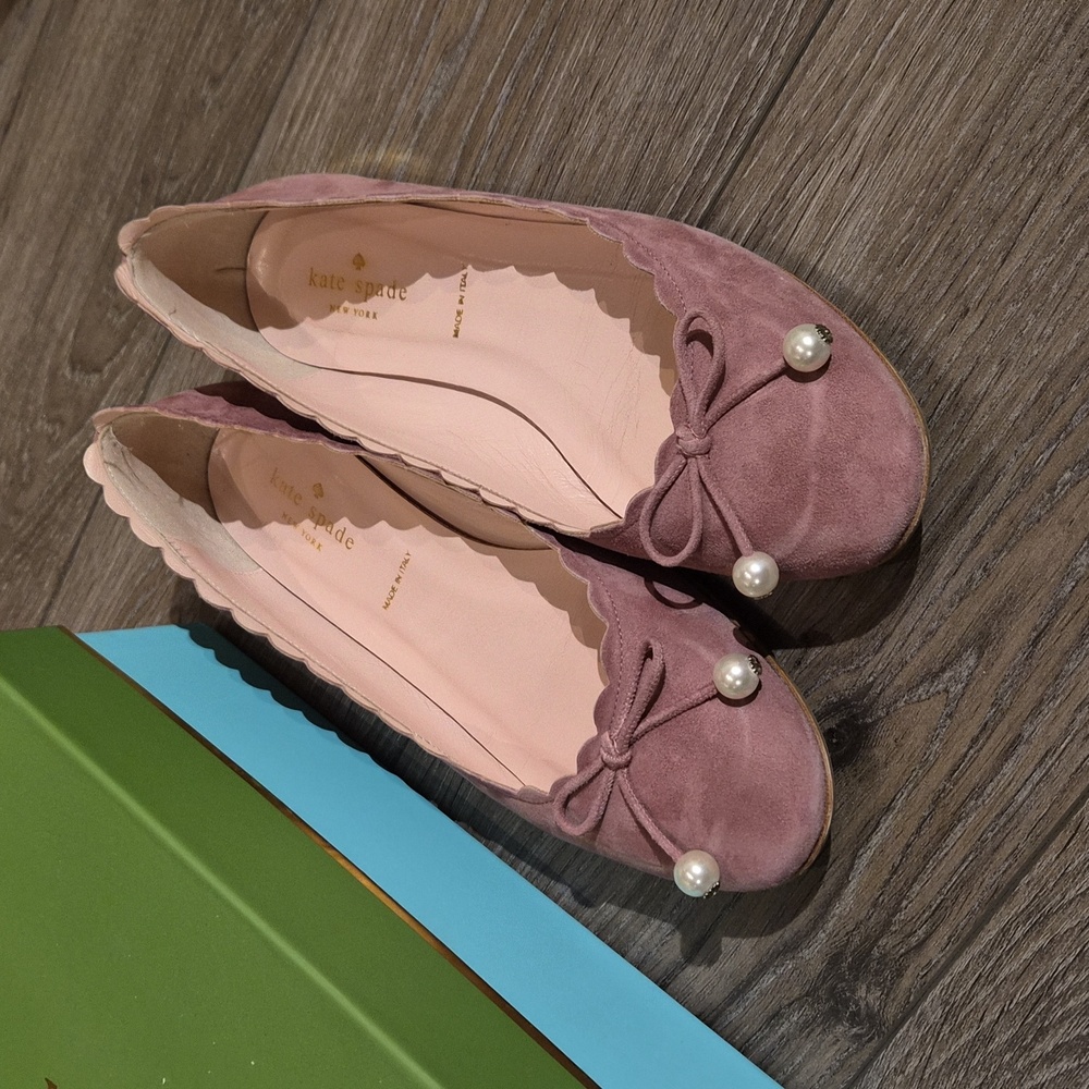 kate spade mauve pink suede scalloped ballet flats with pearl bow - Picture 2 of 10